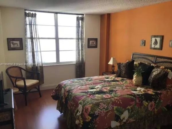 301 174th St #2016, Sunny Isles Beach, FL 33160