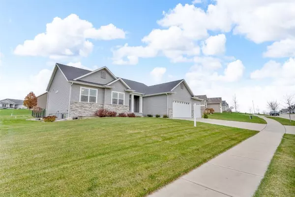 2507 Prairie Walk DR NW, Cedar Rapids, IA 52405