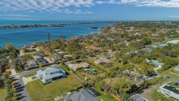 321 HILLS RD, Nokomis, FL 34275