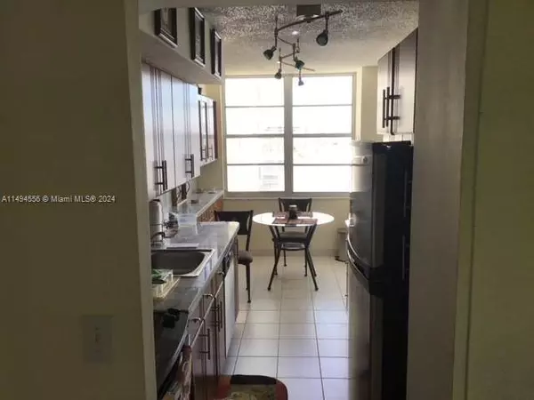 301 174th St #2016, Sunny Isles Beach, FL 33160