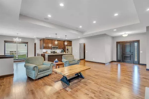 2507 Prairie Walk DR NW, Cedar Rapids, IA 52405