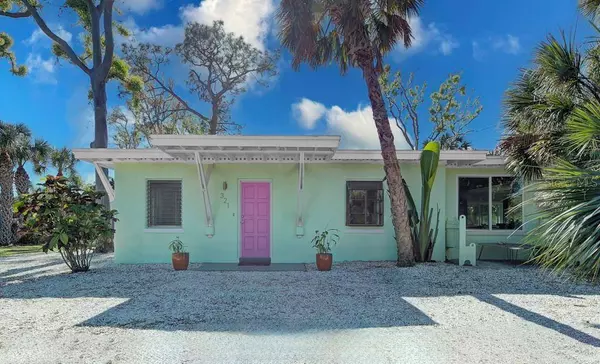 321 HILLS RD, Nokomis, FL 34275