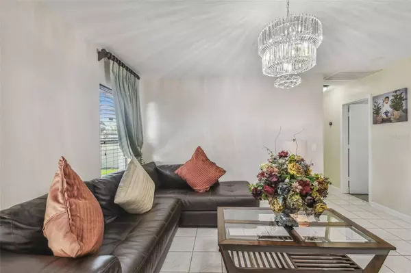 5512 WHITMORE DR, Tampa, FL 33634