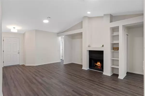 5214 WOOD CIR W, Lakeland, FL 33805