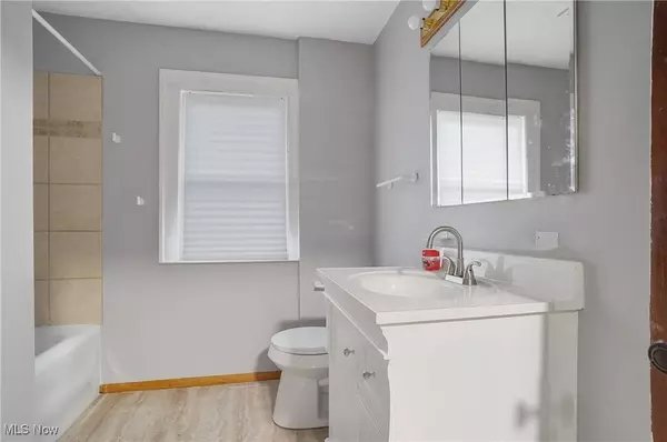 134 Shadyside DR, Youngstown, OH 44512