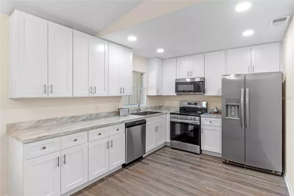 5214 WOOD CIR W, Lakeland, FL 33805