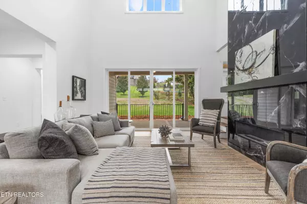 3911 Shipwatch LN, Knoxville, TN 37920