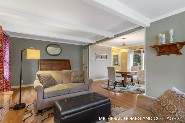 894 E 10th Street, Holland, MI 49423