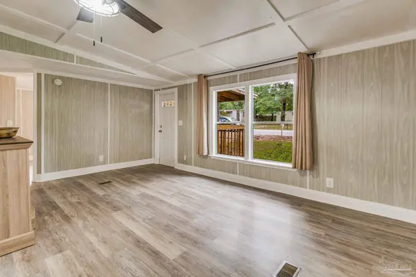 3729 Legend Creek Dr, Pace, FL 32571