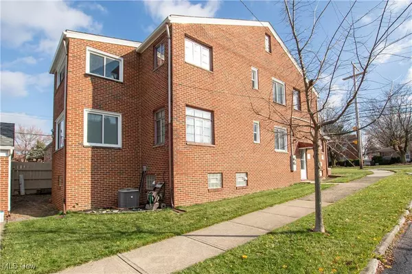 3422 Warren RD, Cleveland, OH 44111