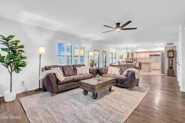 7332 W MORROW Drive, Glendale, AZ 85308