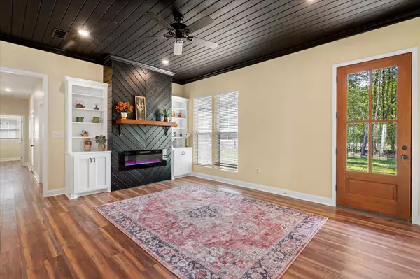 2416 HWY 11 S, Moselle, MS 39459