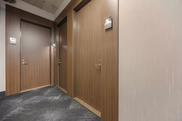 560 King St W #1011, Toronto, ON M5V 0L5