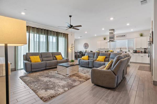 401 E Taylor Avenue, Visalia, CA 93291