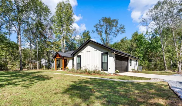 2416 HWY 11 S, Moselle, MS 39459