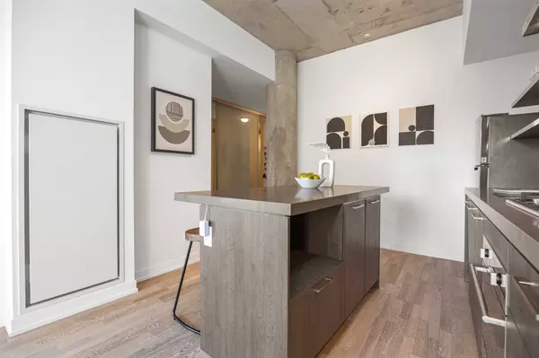 560 King St W #1011, Toronto, ON M5V 0L5