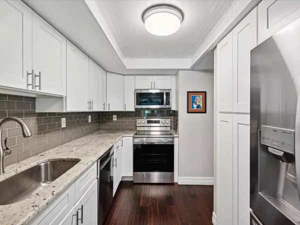 440 LAKEVIEW DR #31, Palm Harbor, FL 34683