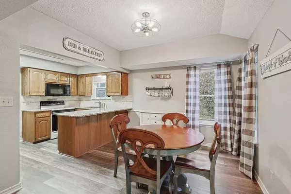 6652 Inwood Drive, Watauga, TX 76148