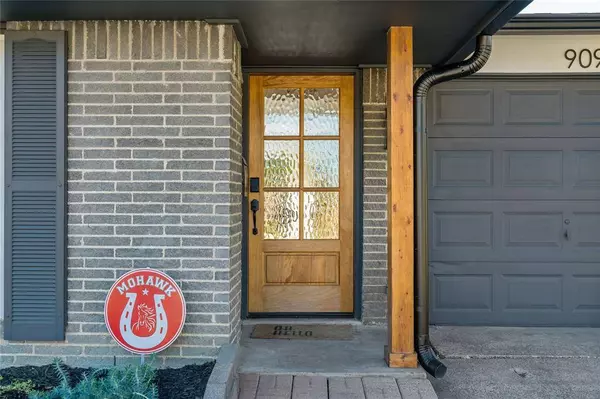 909 Greenbriar Lane, Richardson, TX 75080