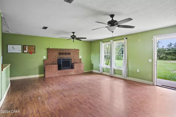 20742 Magnolia ST, Blountstown, FL 32424