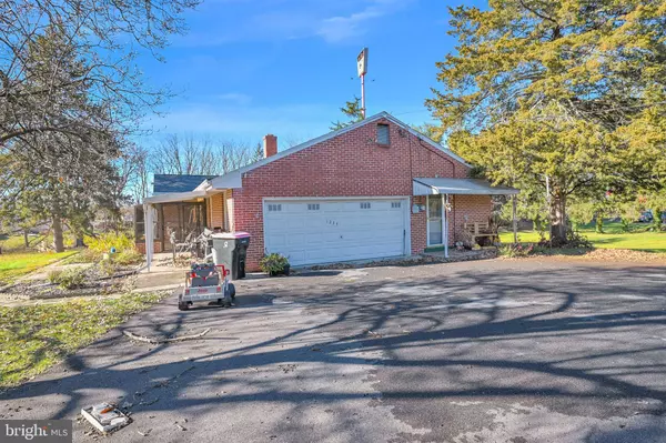 1234 LINCOLN WAY E, Chambersburg, PA 17202