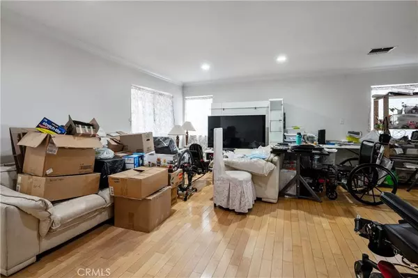 516 W 35th ST, Long Beach, CA 90806