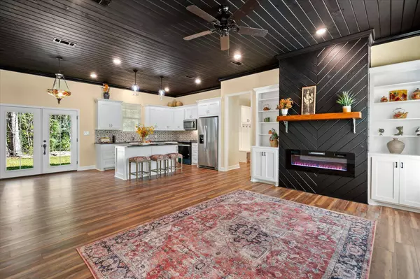 2416 HWY 11 S, Moselle, MS 39459