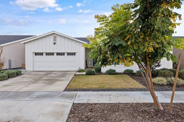 401 E Taylor Avenue, Visalia, CA 93291