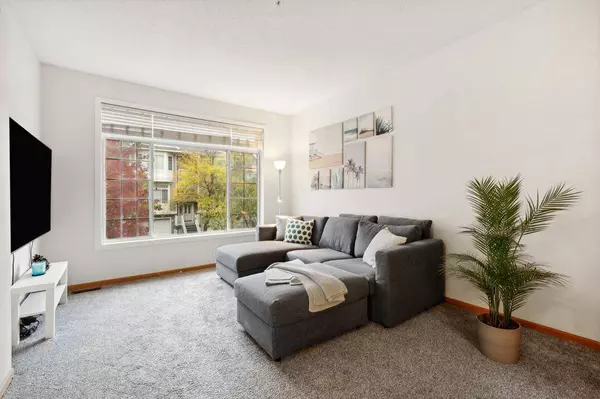 8853 Brunswick PATH #1105, Inver Grove Heights, MN 55076