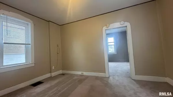 817 N 17TH ST, Quincy, IL 62301