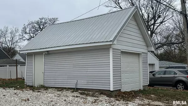 817 N 17TH ST, Quincy, IL 62301