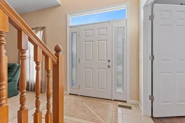 2042 Twin Flower Circle, Grove City, OH 43123