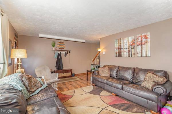 69 ASHFORD DR, Enola, PA 17025