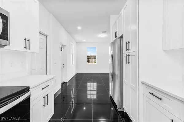 4206 13th ST SW, Lehigh Acres, FL 33976