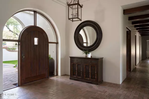 8145 N 68TH Street, Paradise Valley, AZ 85253