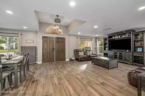 2890 Forest Run DR, Melbourne, FL 32935