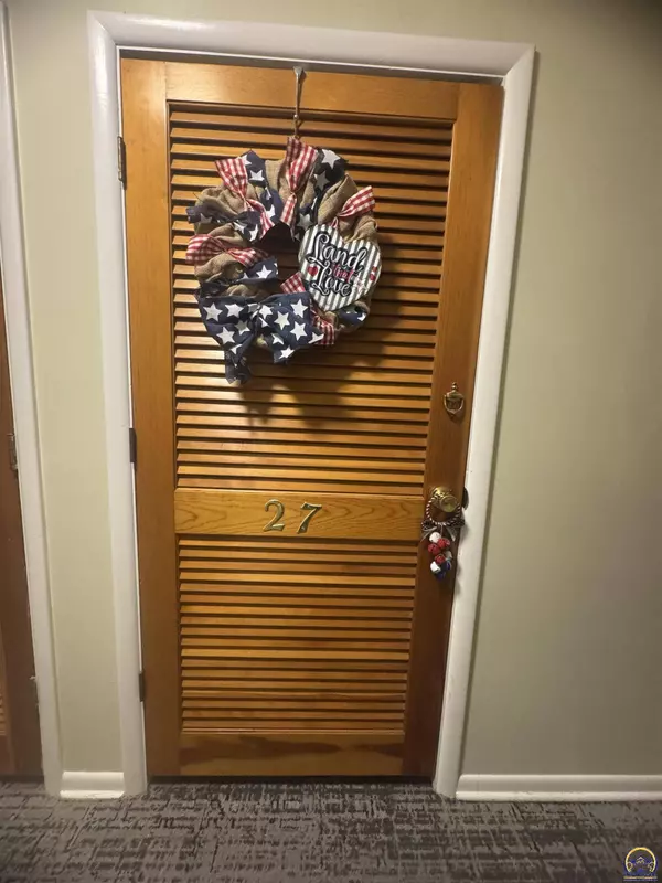 1301 SW Fillmore ST #Unit 27, Topeka, KS 66604