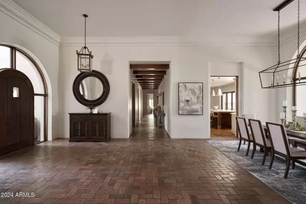 8145 N 68TH Street, Paradise Valley, AZ 85253