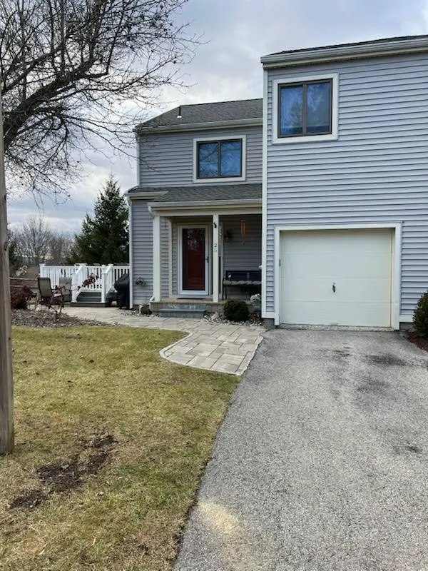 25 Highview RD, Hopewell Junction, NY 12533