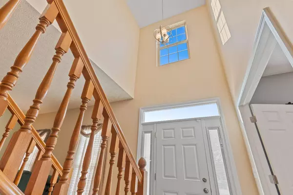 2042 Twin Flower Circle, Grove City, OH 43123