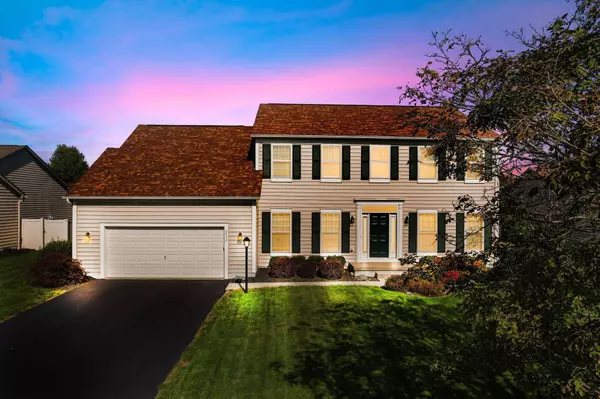 2042 Twin Flower Circle, Grove City, OH 43123