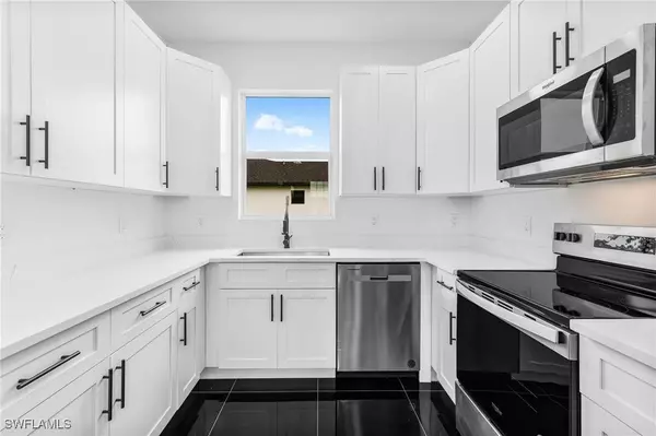 4206 13th ST SW, Lehigh Acres, FL 33976