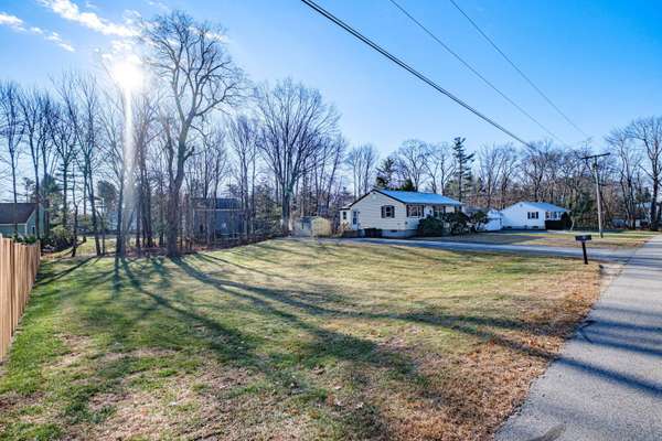 8 Woodside DR, Scarborough, ME 04074