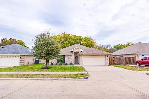 137 Roberts Drive, Saginaw, TX 76179