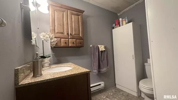 1867 E 1150th ST, Mendon, IL 62351