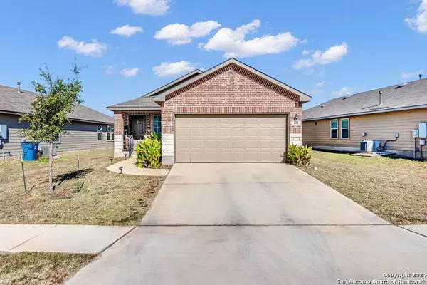 232 middle green, Floresville, TX 78114