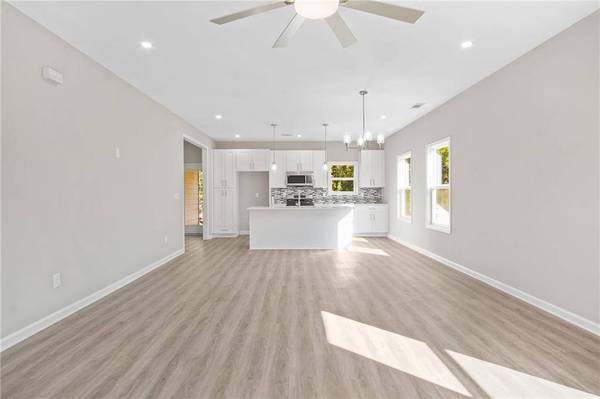 521 Bentley, Mcdonough, GA 30253