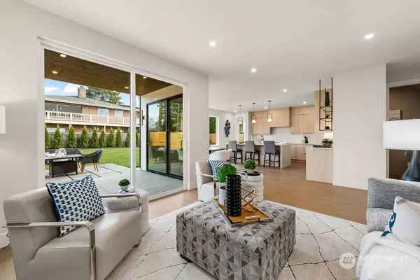 9520 18th PL NW, Seattle, WA 98117