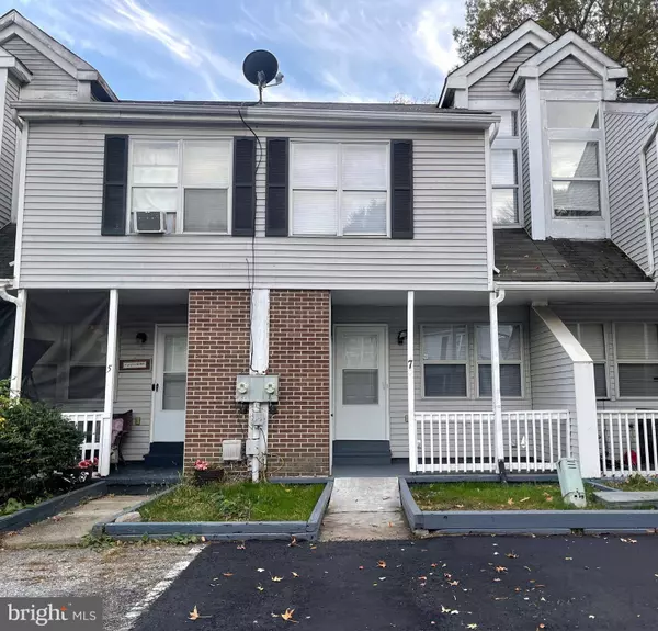 7 BRIAN CT, New Castle, DE 19720