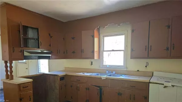 13067 Poor House RD, Windsor, VA 23487